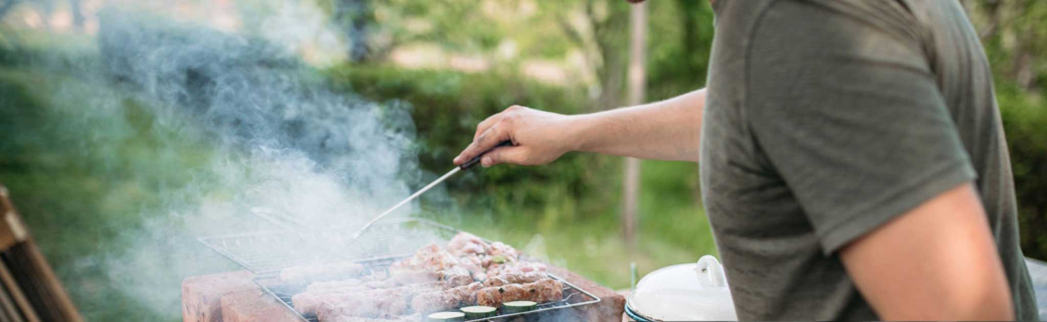 Barbecue met rookhout